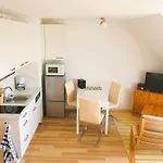 Kost شقة *